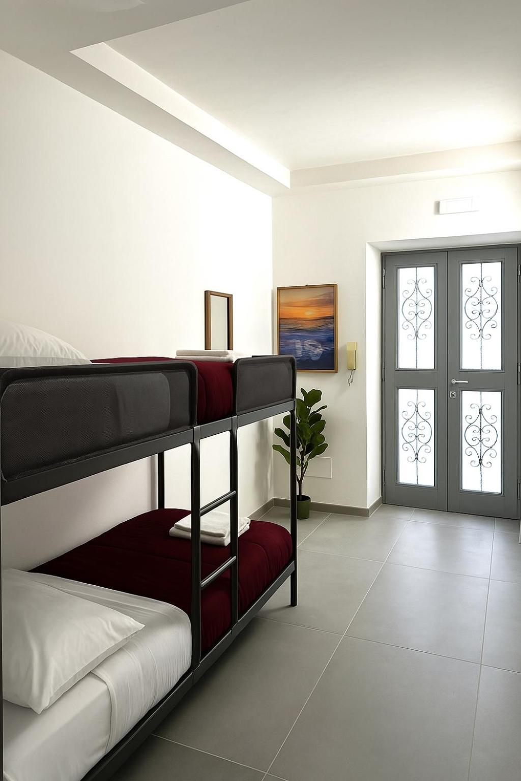 House Piazza Plebiscito By Loveinthetravel Bed & Breakfast Napoli
